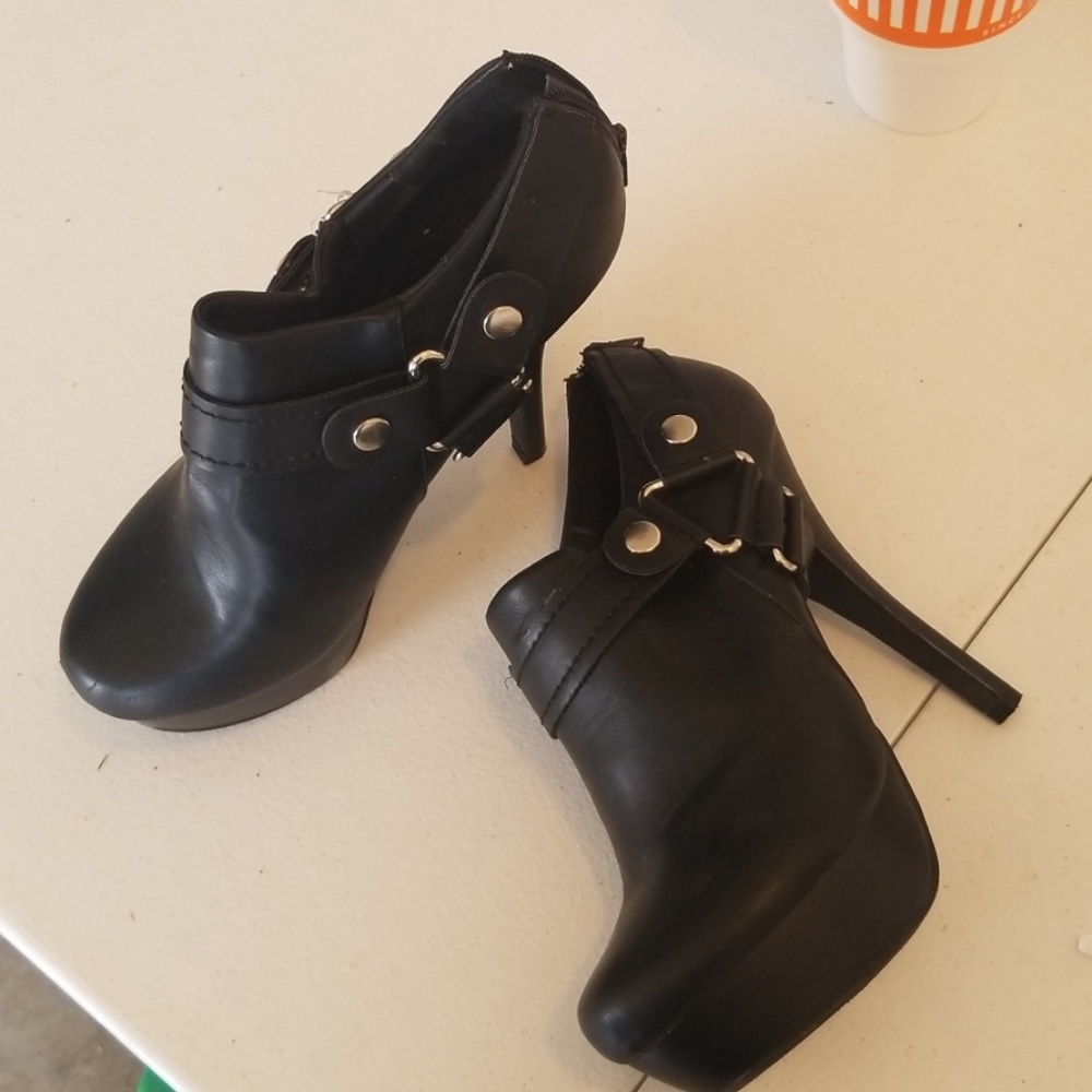 Platform bootie.